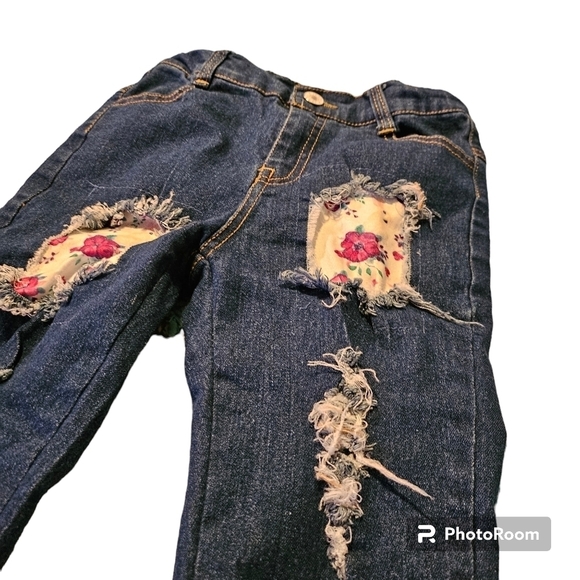 BMG Boutique 2pc Easter Top & Distressed Patched Denim Capris Size 2XL or 6 yrs - Picture 8 of 12